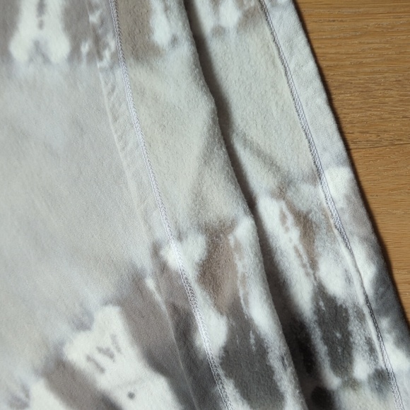 BNWT Beyond Yoga Grey Tie Dye Cropped Sweatshirt Size M - Picture 8 of 9